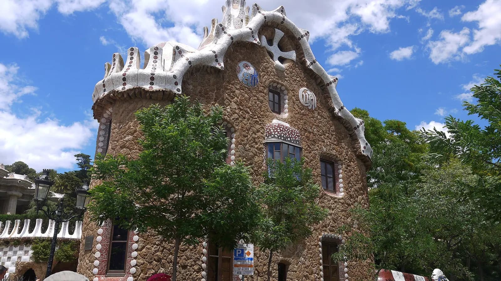 Photo: krysi@, CC BY 3.0 Gaudi's gatehouse at Park Guell, Barcelona
