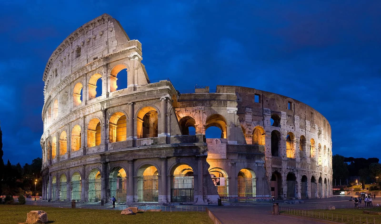 Photo: Diliff, CC BY-SA 2.5 Colosseum, Rome